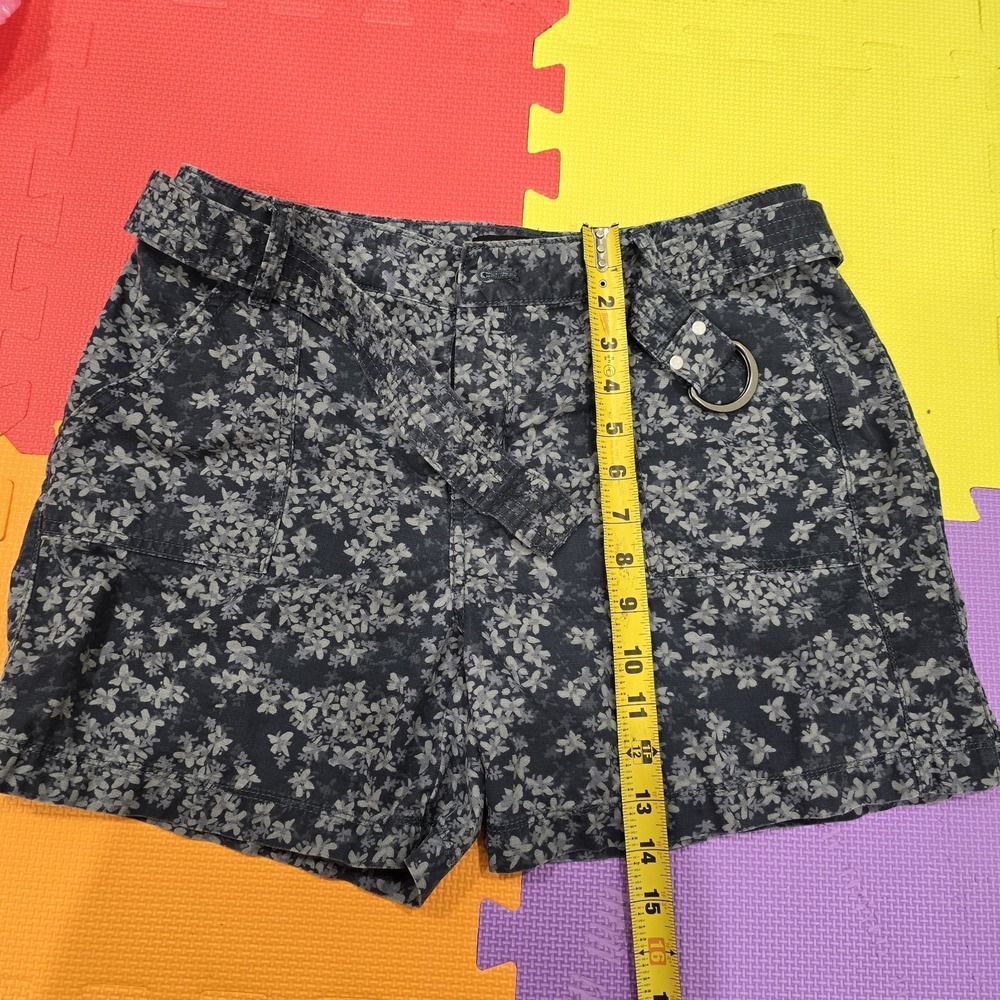 Calvin Klein Jeans Women's Floral Print Shorts with D-Ring Belt -‎ Size 6 -...